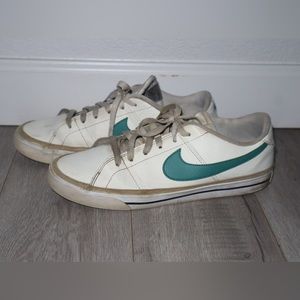 Nike low blazer